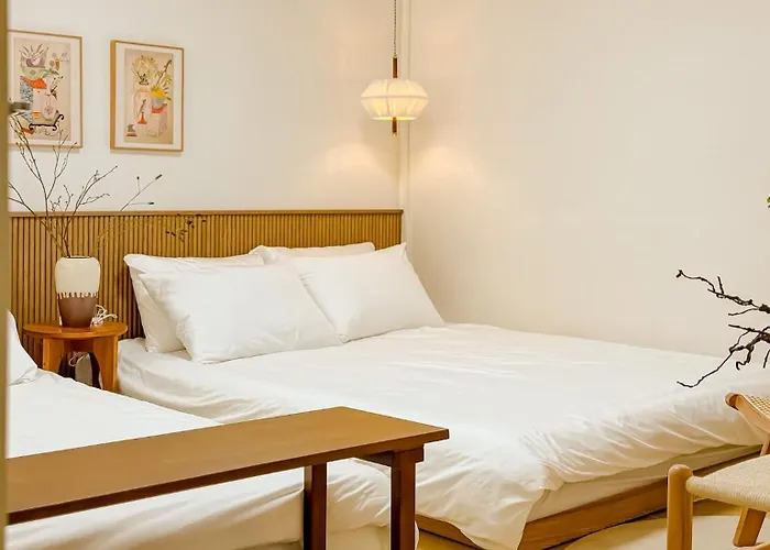 Hongdae 15 Minutes,yongsan, Haebangchon, Namsan, N Tower, Itaewon * Seoul