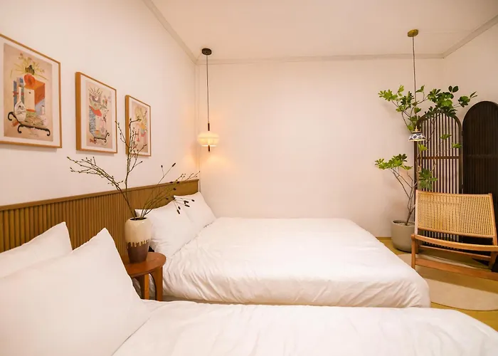 Hongdae 15 Minutes,yongsan, Haebangchon, Namsan, N Tower, Itaewon Seoul