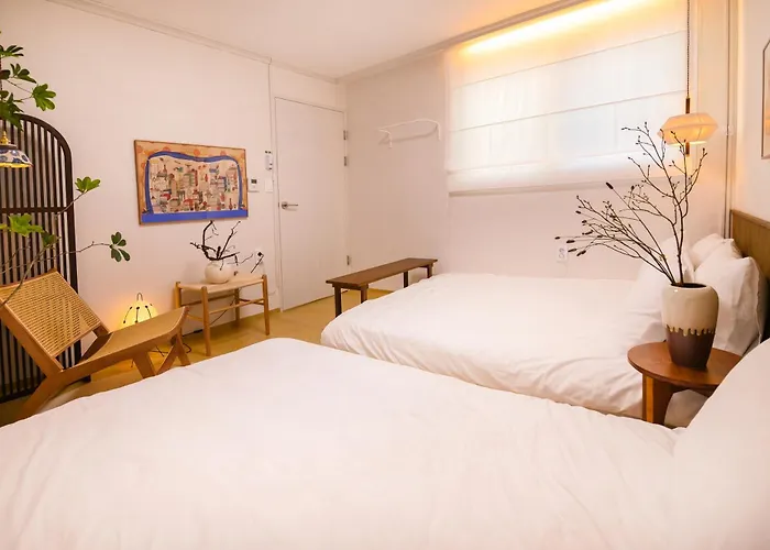 Hongdae 15 Minutes,yongsan, Haebangchon, Namsan, N Tower, Itaewon Apartment Seoul