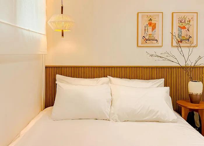 Hongdae 15 Minutes,yongsan, Haebangchon, Namsan, N Tower, Itaewon * Seoul