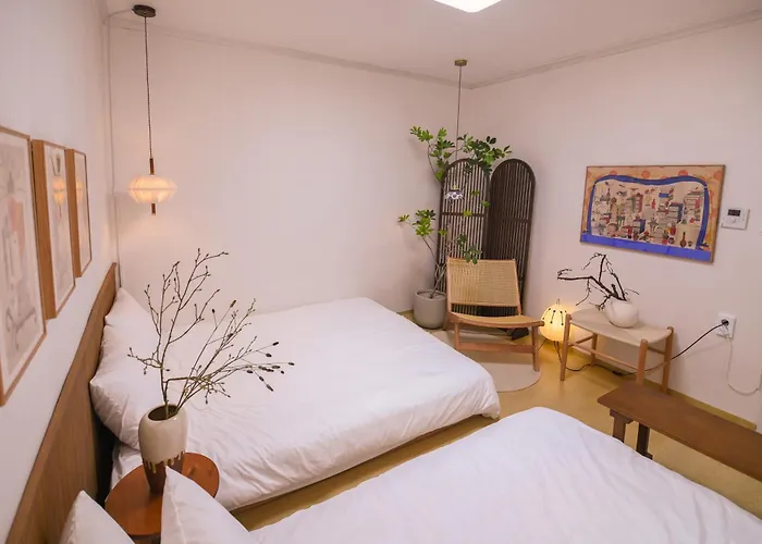 Hongdae 15 Minutes,yongsan, Haebangchon, Namsan, N Tower, Itaewon Apartment Seoul