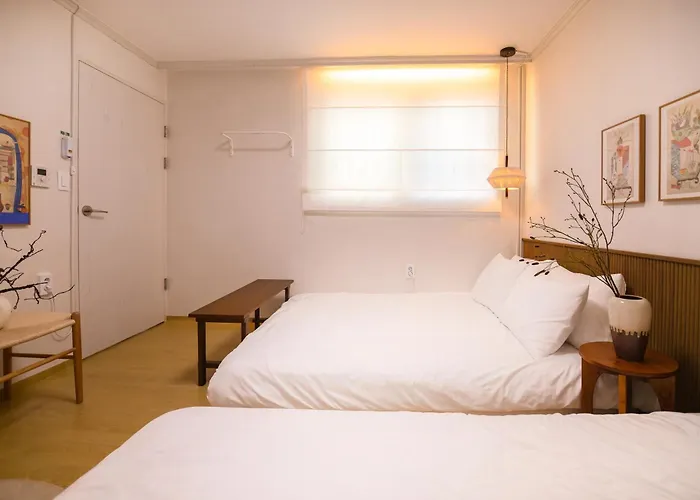 Hongdae 15 Minutes,yongsan, Haebangchon, Namsan, N Tower, Itaewon Apartment Seoul