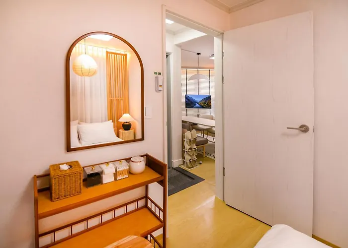 Hongdae 15 Minutes,yongsan, Haebangchon, Namsan, N Tower, Itaewon Apartment Seoul