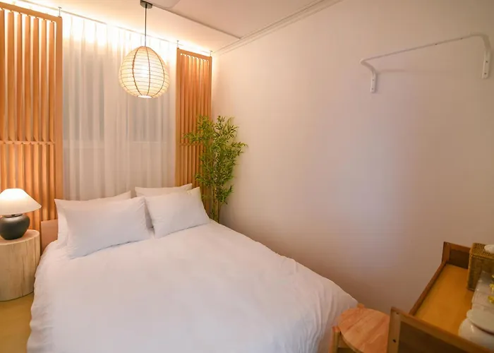 Hongdae 15 Minutes,yongsan, Haebangchon, Namsan, N Tower, Itaewon Apartment *