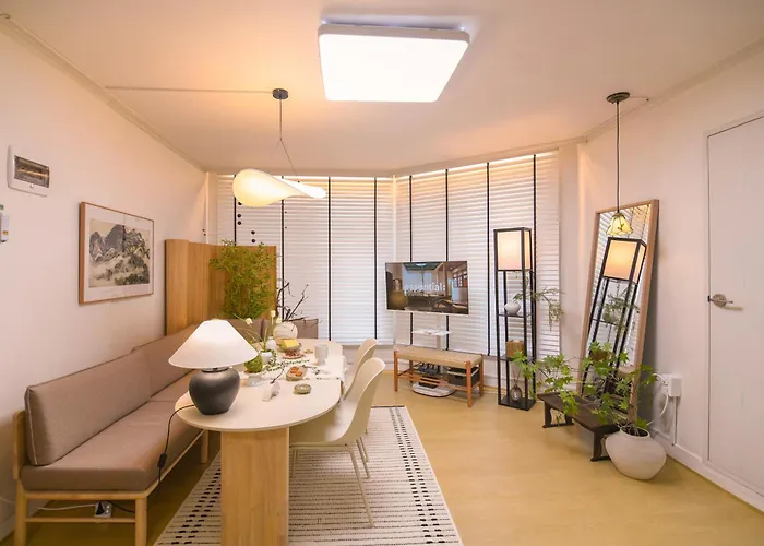 Hongdae 15 Minutes,yongsan, Haebangchon, Namsan, N Tower, Itaewon Apartment