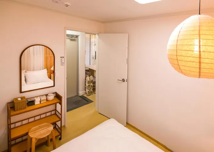 Hongdae 15 Minutes,yongsan, Haebangchon, Namsan, N Tower, Itaewon Apartment *