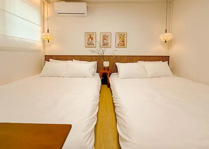 Hongdae 15 Minutes,yongsan, Haebangchon, Namsan, N Tower, Itaewon *