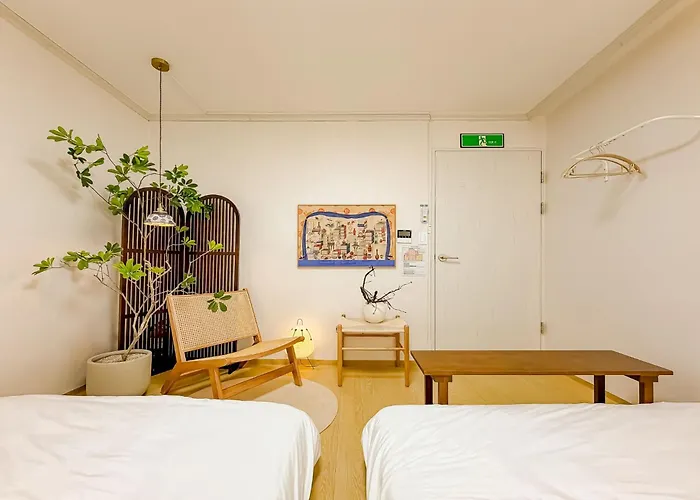 Hongdae 15 Minutes,yongsan, Haebangchon, Namsan, N Tower, Itaewon *