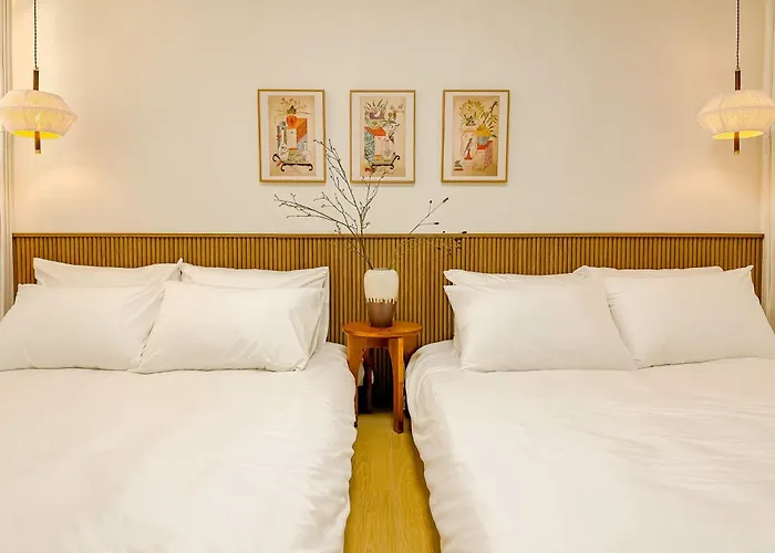 Hongdae 15 Minutes,yongsan, Haebangchon, Namsan, N Tower, Itaewon * Seoul