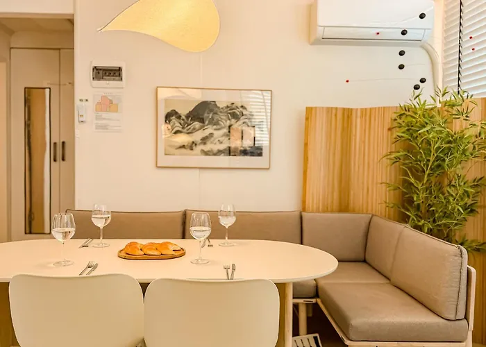 Apartment Hongdae 15 Minutes,yongsan, Haebangchon, Namsan, N Tower, Itaewon Seoul