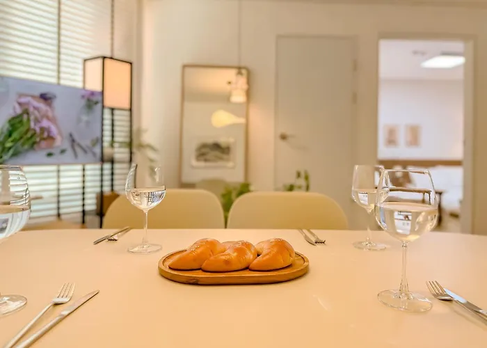 Apartment Hongdae 15 Minutes,yongsan, Haebangchon, Namsan, N Tower, Itaewon *