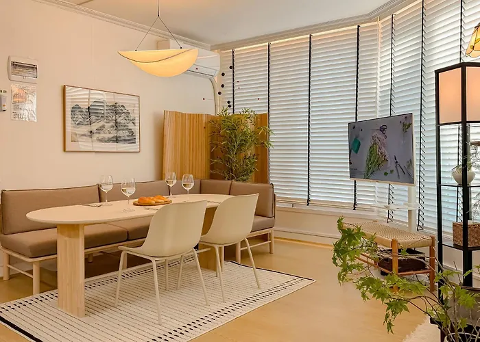 Apartment Hongdae 15 Minutes,yongsan, Haebangchon, Namsan, N Tower, Itaewon